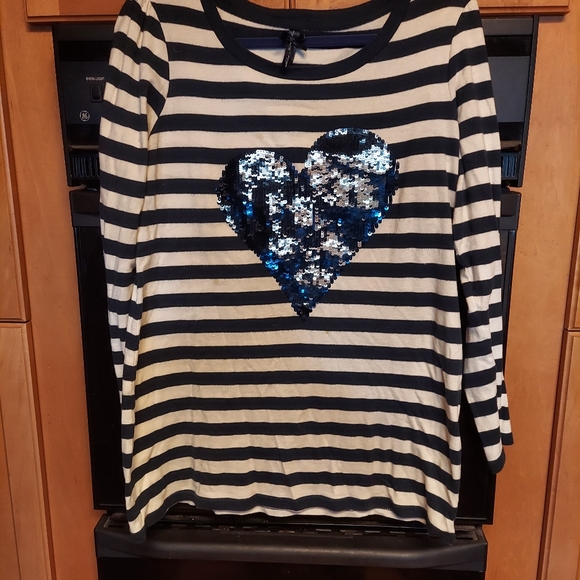 Next in Love blk/white stripe top with blue sequin heart med - Picture 4 of 4